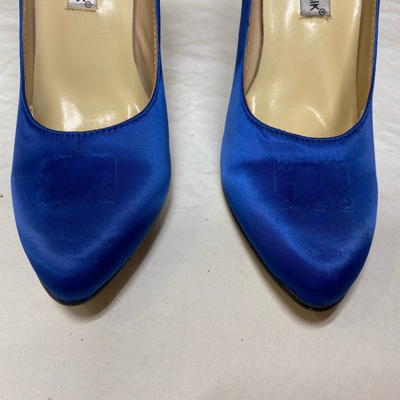 Manolo Blahnik Royal Blue Satin Pumps EU 39 - Picture 7 of 15